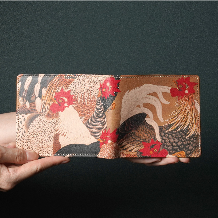 ヌメ革に映えるインパクト抜群の美しいアート