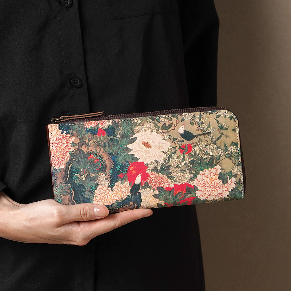 ヌメ革に映える美しいアート