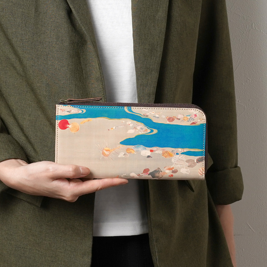 ヌメ革に映える美しいアート