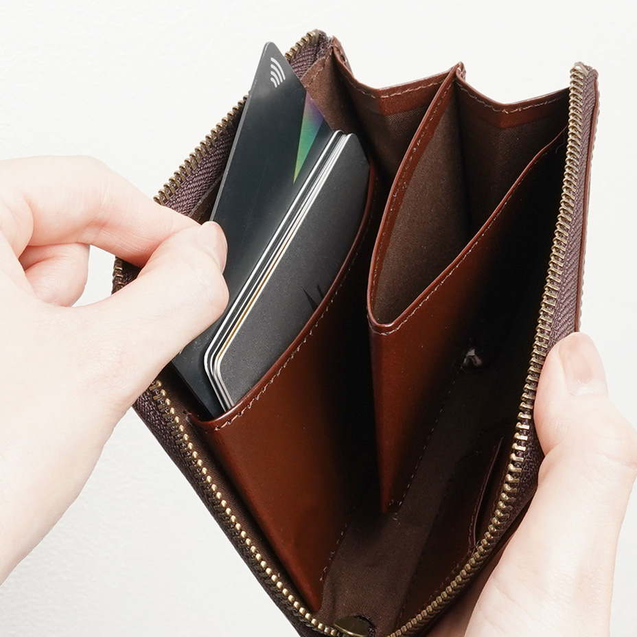 ざっくりまとめて収納できる「マチ付きポケット」