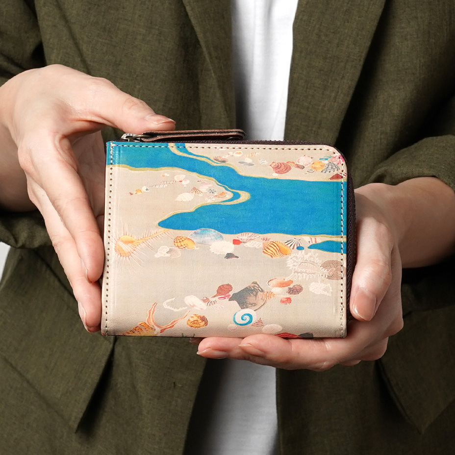 ヌメ革に映える美しいアート