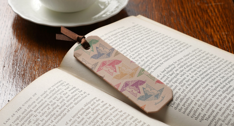 本牛革のブックマーク