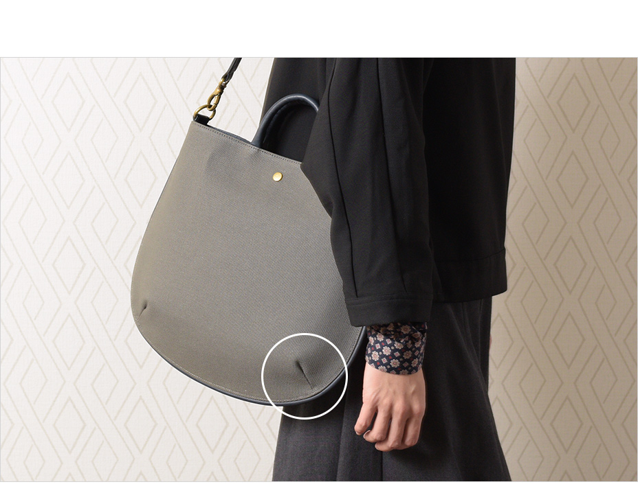 バッグ斜めがけイメージ