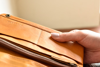 滑らかでしなやかな革