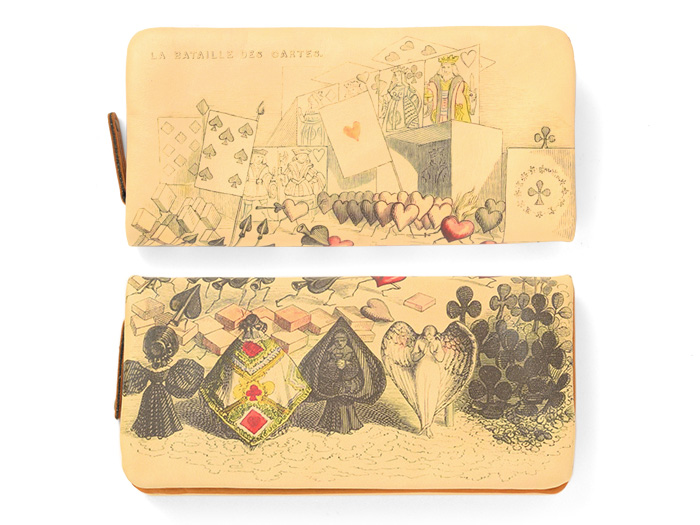 一枚革にデザインを施しているため、お財布を開いたときに1枚の絵画となります。