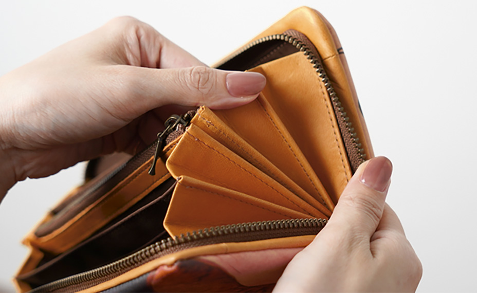 内側に使用している革も、きめが細かく滑らか