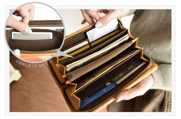 ジャバラ背面にもカードポケットが2か所