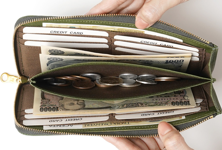 大きく開いて出し入れスムーズ