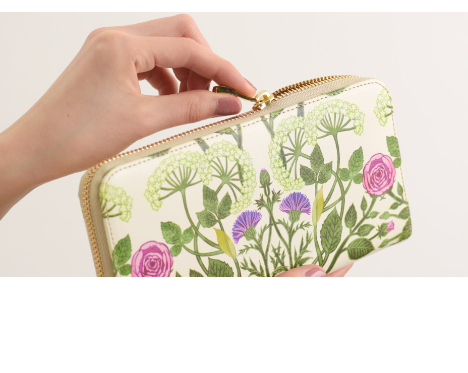 ラウンドファスナー長財布 ボタニカル使用イメージ