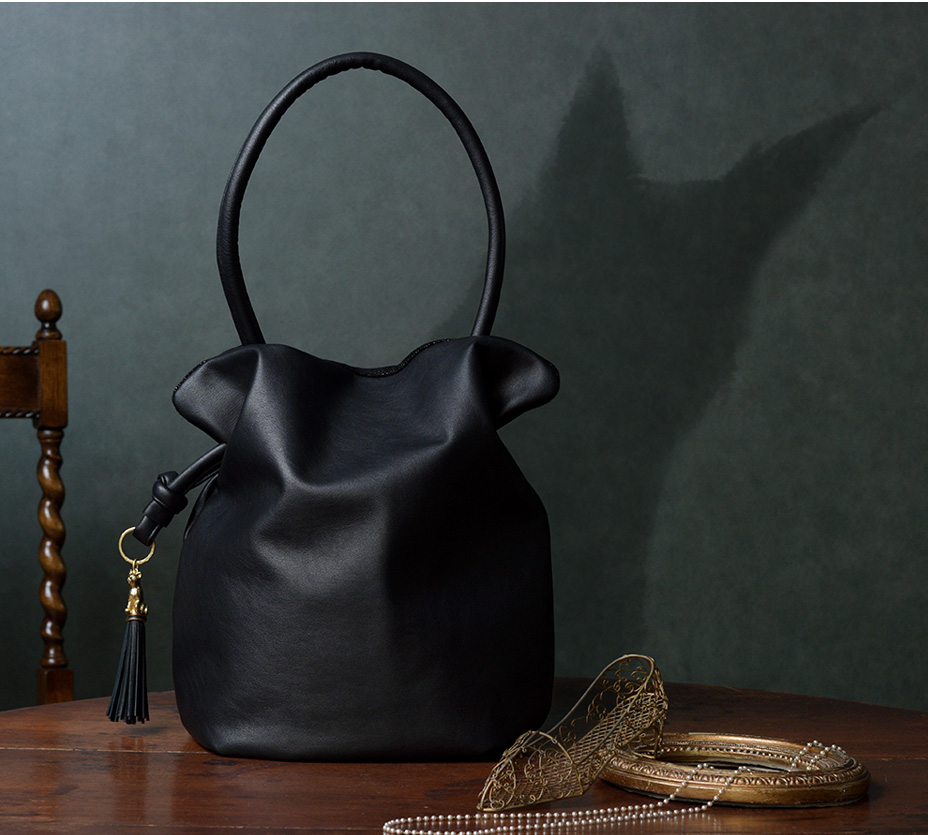 Yamaneko Hotel Bucket Tote