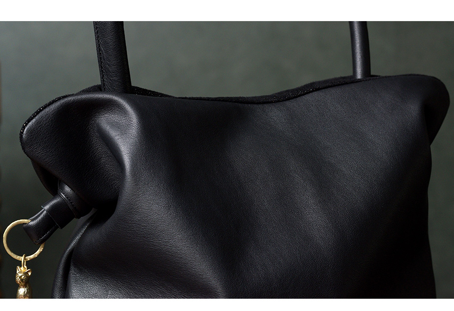 表面に使用されているインポートレザー