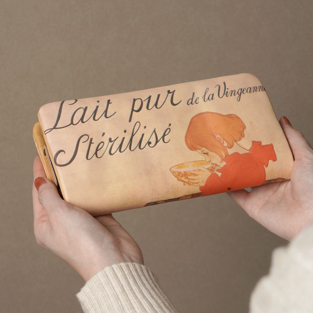 少し大きめのサイズ設計ですが、空気を包み込んだ袋縫いの丸いフォルムと、 ふんわりとしたやわらかさが、その大きさを感じさせません。