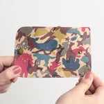 上着やズボンのポケットにも収まります
