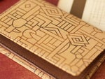 ヌメ革を使用しているので革の経年変化も楽しめます。