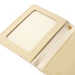 提示が必要なカードを入れることができるクリアポケット付き