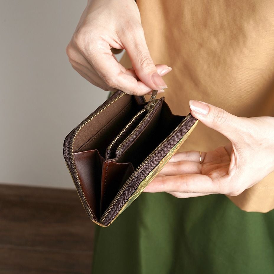 6つのポケットが付いてるのでマルチにお使いいただけます！